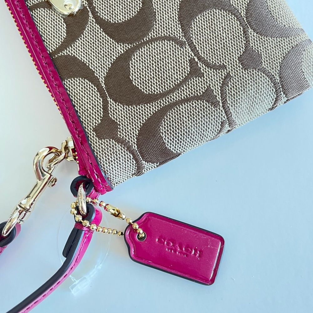 New In Box Coach Signature Logo Wristlet with Pink Strap and Liner - Picture 3 of 5